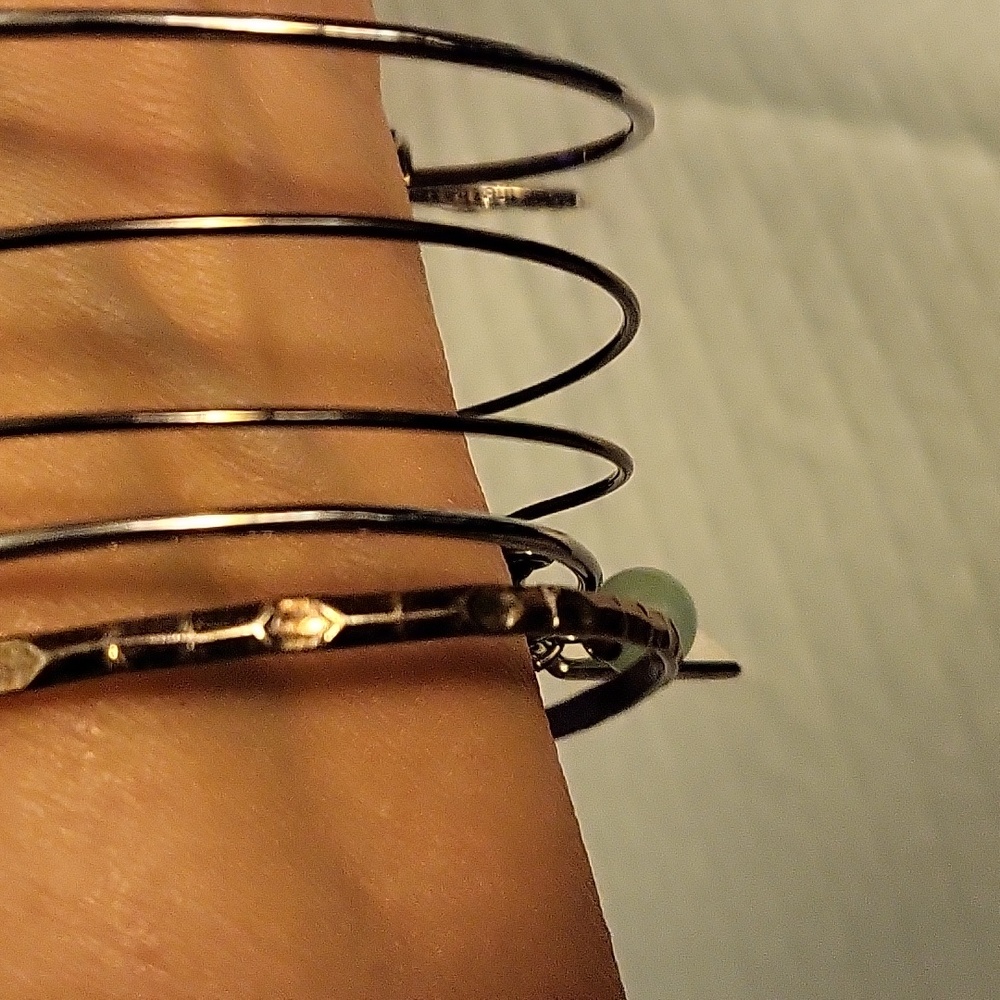NWOT  LA Rocks bracelet  set - Picture 8 of 8